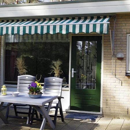 Geschakelde Bungalow Op De Veluwe "De Eekhoorn" Otterlo Eksteriør billede