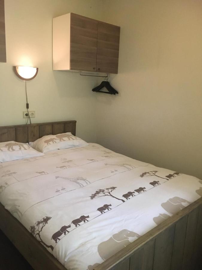 Geschakelde Bungalow Op De Veluwe "De Eekhoorn" Otterlo Eksteriør billede